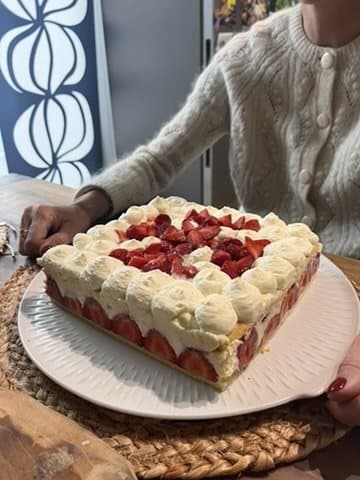 A strawberry cake Quentin baked